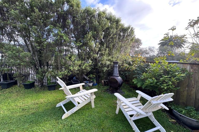 Photo of property in 39a Fairclough Road, Beach Haven, Auckland, 0626