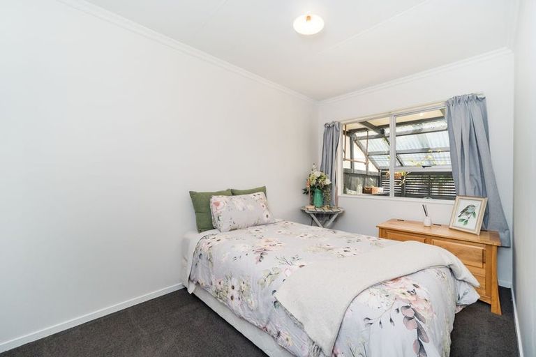 Photo of property in 5a Palliser Place, Milson, Palmerston North, 4414