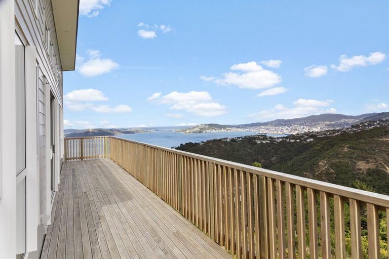 Photo of property in 24 Grumman Lane, Newlands, Wellington, 6037