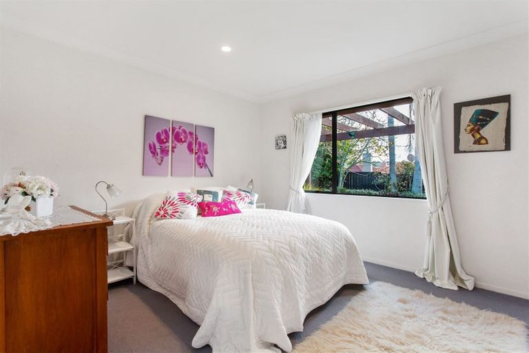 Photo of property in 89 Marina View Drive, West Harbour, Auckland, 0618