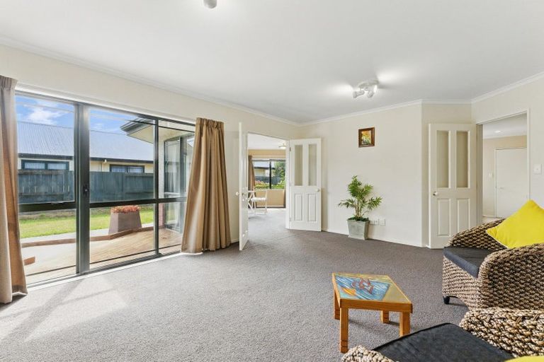 Photo of property in 34 Strachan Way, Highbury, Palmerston North, 4412