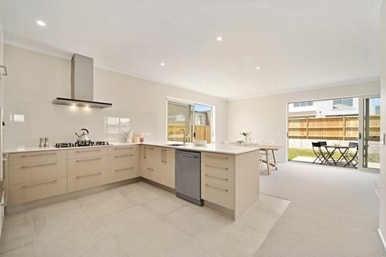 Photo of property in 20 Tyler Davies Drive, Red Beach, 0932