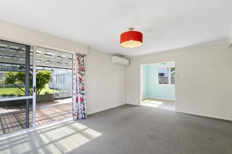 Photo of property in 18 Kumeroa Grove, Wainuiomata, Lower Hutt, 5014