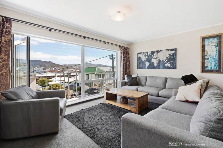 Photo of property in Mcfarlane Mews, 2u2 Mcfarlane Street, Mount Victoria, Wellington, 6011