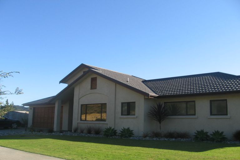 Photo of property in 96 Navigation Drive, Whitby, Porirua, 5024