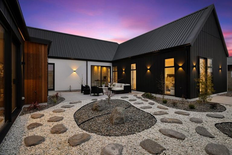 Photo of property in 2 Alan James Lane, Prebbleton, 7604