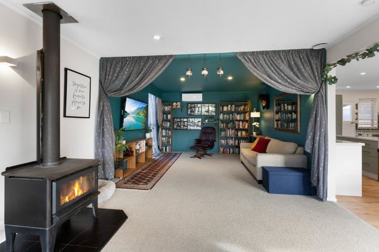 Photo of property in 7 Waikare Road, Raumati Beach, Paraparaumu, 5032