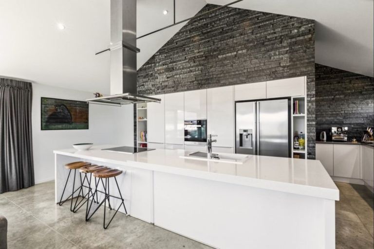 Photo of property in 10 Mckellar Drive, Jacks Point, Queenstown, 9371