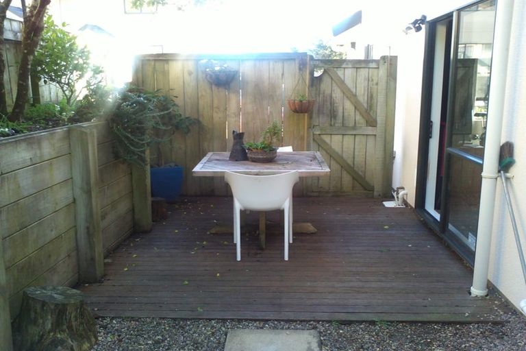 Photo of property in 77a Woodhouse Avenue, Karori, Wellington, 6012