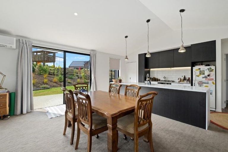 Photo of property in 51 Kirimoko Crescent, Wanaka, 9305