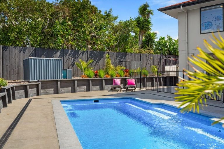 Photo of property in 30 Mariner Drive, Gulf Harbour, Whangaparaoa, 0930