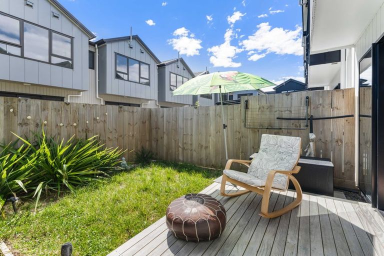 Photo of property in 8/28 Smythe Road, Henderson, Auckland, 0612