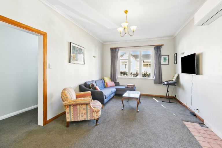 Photo of property in 33 Donald Mclean Street, Newtown, Wellington, 6021