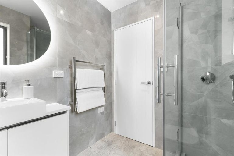 Photo of property in 105b Grove Road, Papakura, 2110