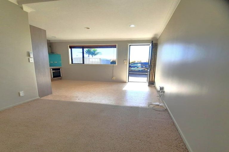 Photo of property in 2a Castleton Drive, Howick, Auckland, 2014