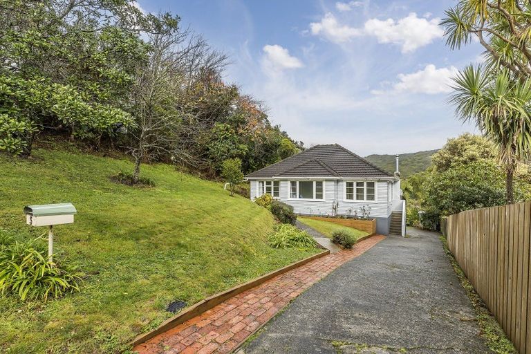 Photo of property in 5 Tui Terrace, Tawa, Wellington, 5028