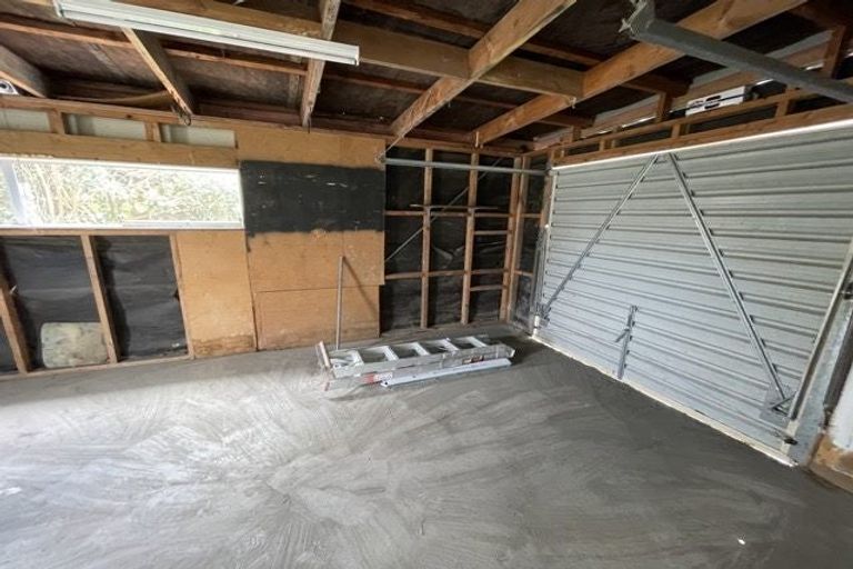 Photo of property in 106 Lincoln Park Avenue, Massey, Auckland, 0614