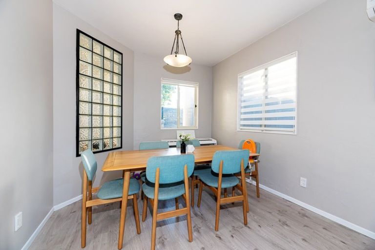 Photo of property in 473 Don Buck Road, Massey, Auckland, 0614