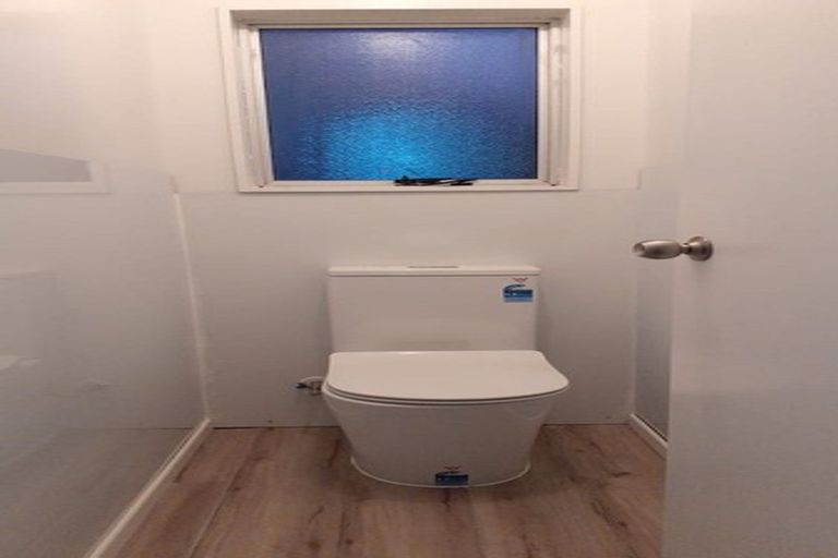 Photo of property in 2/28 Lilburn Crescent, Massey, Auckland, 0614