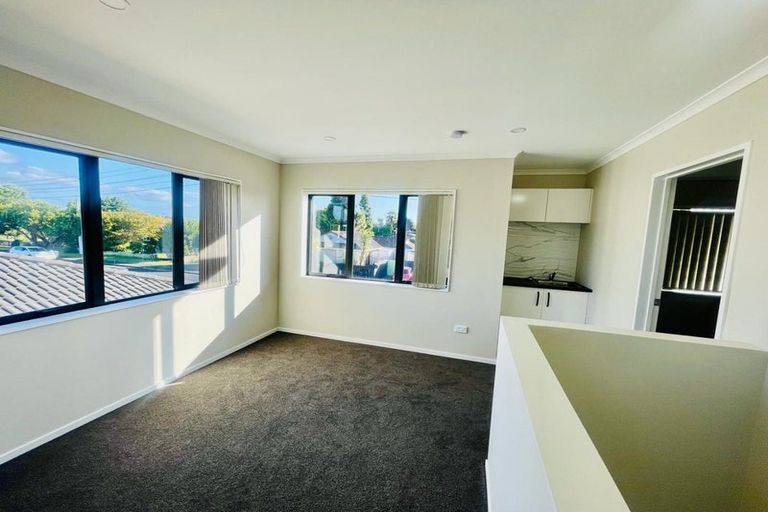 Photo of property in 1/2 Cameron Street, Papakura, 2110