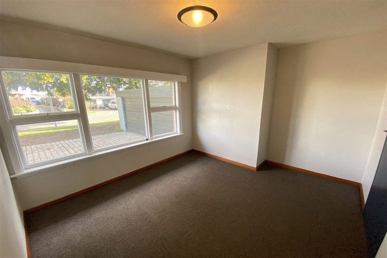 Photo of property in 6 Wyatt Place, Russley, Christchurch, 8042