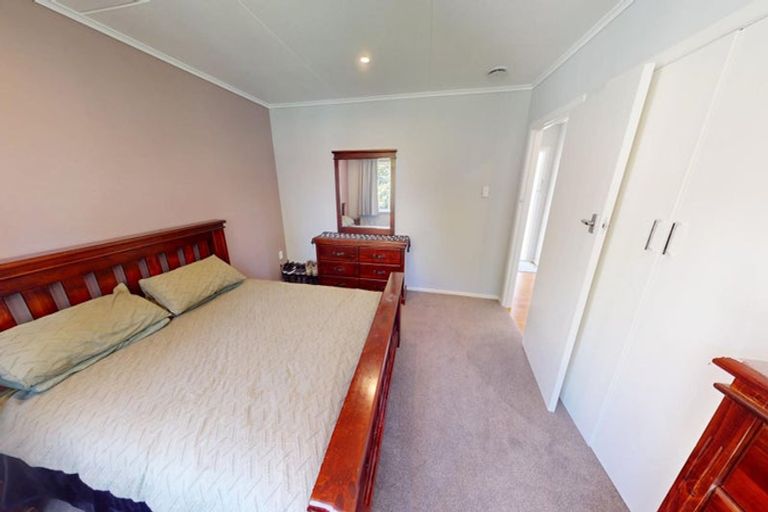 Photo of property in 11 Lewis Place, Highbury, Palmerston North, 4412