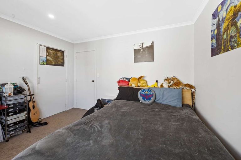 Photo of property in 17 Pukatea Street, Inglewood, 4330