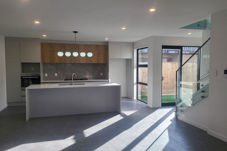 Photo of property in 8b Agathis Avenue, Mairangi Bay, Auckland, 0630