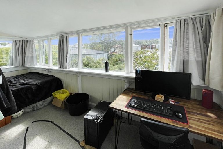 Photo of property in 127 Wallace Street, Mount Cook, Wellington, 6021