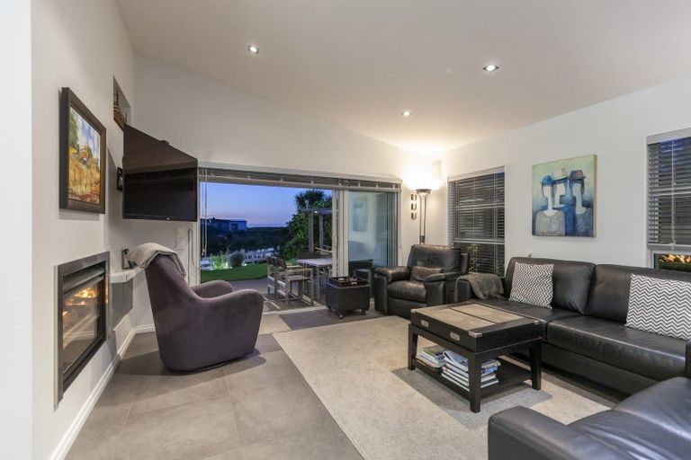 Photo of property in 5 Hana Udy Place, Paraparaumu Beach, Paraparaumu, 5032