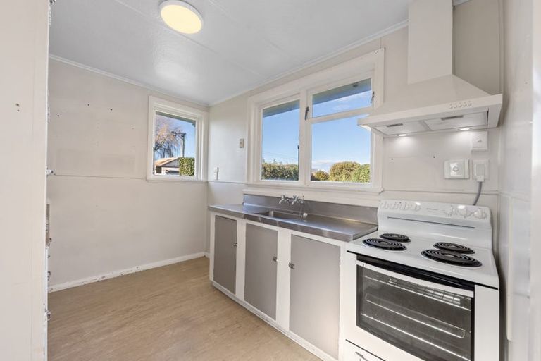 Photo of property in 23 Lambeth Crescent, Northcote, Christchurch, 8052