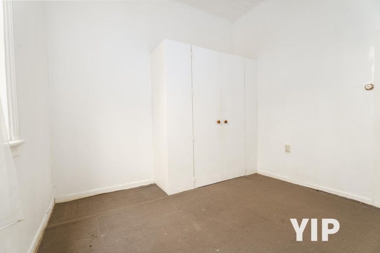 Photo of property in 190 Newlands Road, Newlands, Wellington, 6037