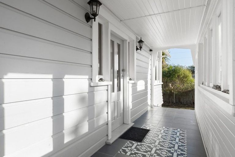 Photo of property in 11 Lewis Avenue, Aramoho, Whanganui, 4500