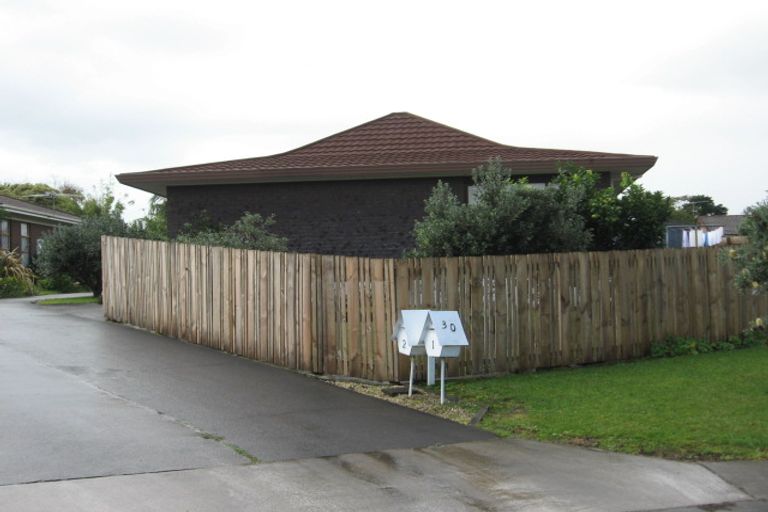 Photo of property in 2/30 Ballater Place, Highland Park, Auckland, 2010