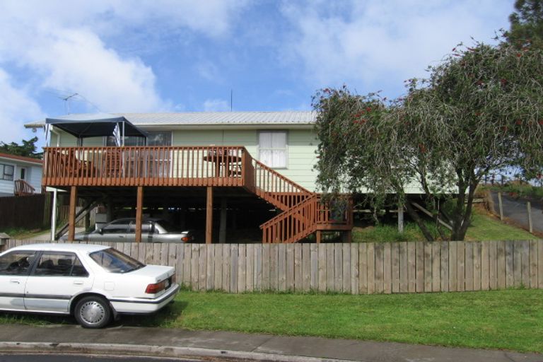 Photo of property in 20 Reinga Place, Massey, Auckland, 0614