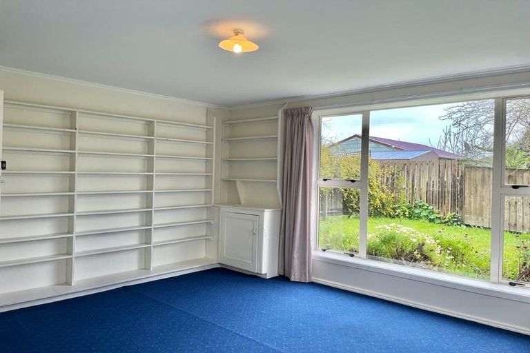 Photo of property in 4 Islington Avenue, New Lynn, Auckland, 0600