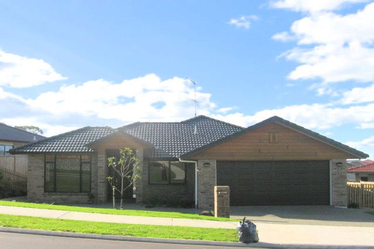 Photo of property in 11 Fairford Avenue, Henderson, Auckland, 0612