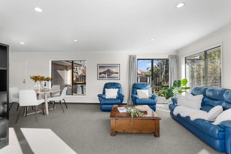 Photo of property in 32 Montclare Avenue, Avonhead, Christchurch, 8042