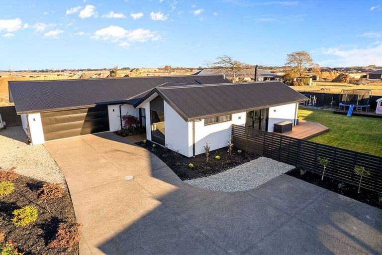 Photo of property in 11 Chris Drive, Rolleston, 7614