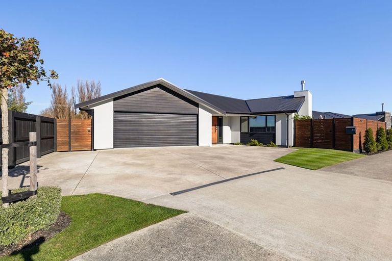 Photo of property in 40 Freedom Drive, Kelvin Grove, Palmerston North, 4414