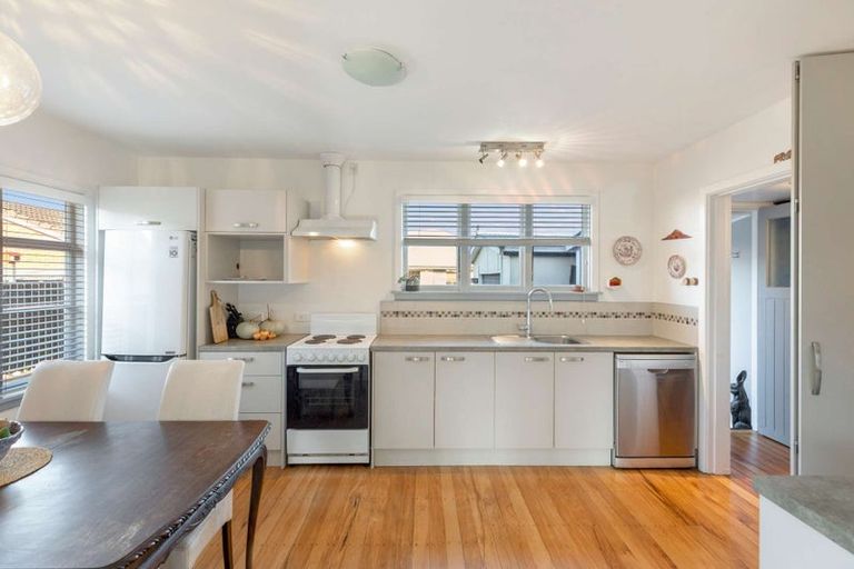 Photo of property in 17 Branston Street, Hornby, Christchurch, 8042