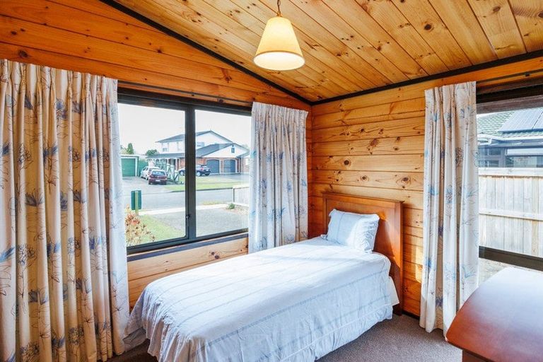 Photo of property in 35 Moyne Avenue, Milson, Palmerston North, 4414