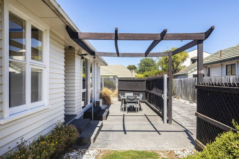 Photo of property in 22 Ravenna Street, Avonhead, Christchurch, 8042