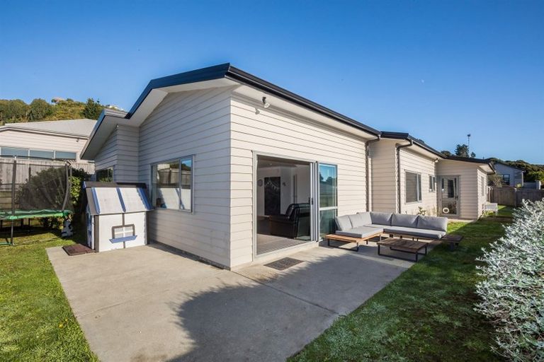 Photo of property in 3 Gennaker Lane, Whitby, Porirua, 5024