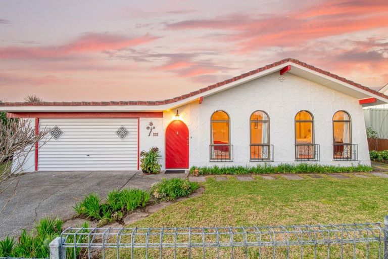 Photo of property in 5 Edgewater Grove, Orewa, 0931
