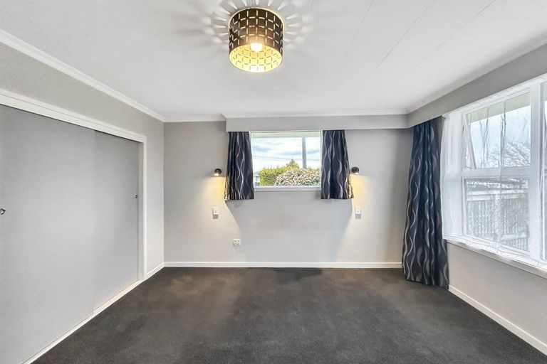 Photo of property in 45 Kilmarnock Street, Wallacetown, 9816