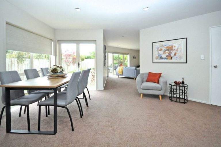 Photo of property in 2/6 Daria Place, Northpark, Auckland, 2013
