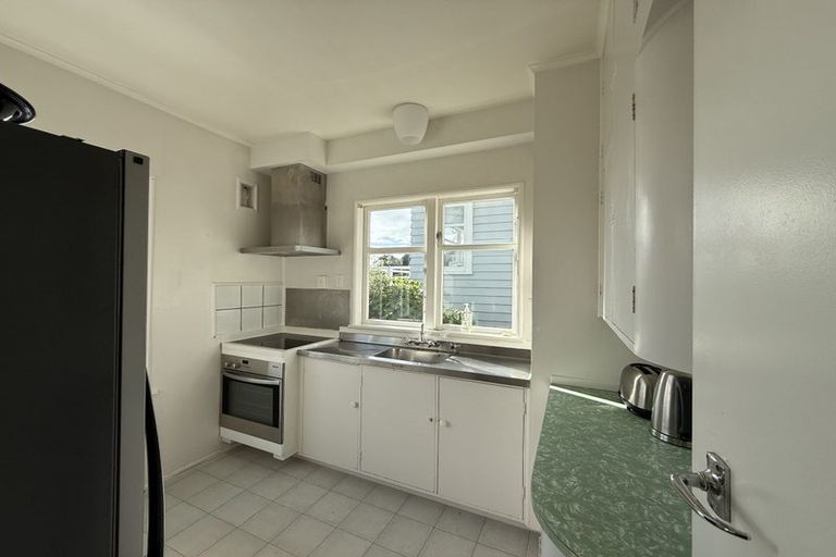 Photo of property in 143 Townsend Road, Miramar, Wellington, 6022