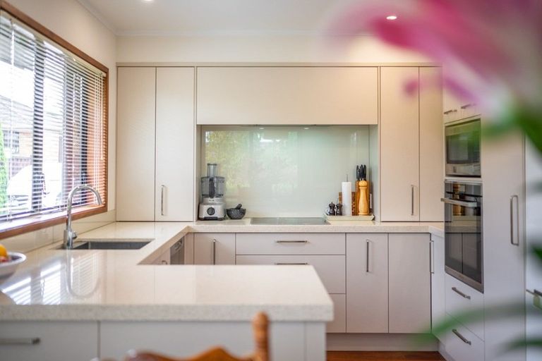 Photo of property in 2/47 Aberfeldy Avenue, Highland Park, Auckland, 2010