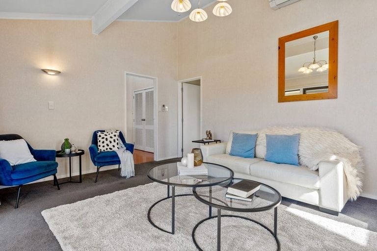 Photo of property in 24 Majesty Place, Half Moon Bay, Auckland, 2012